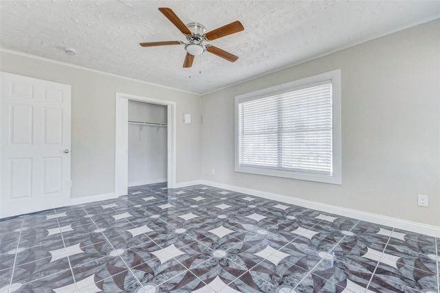 101 Live Oak Street, Baytown, TX 77520