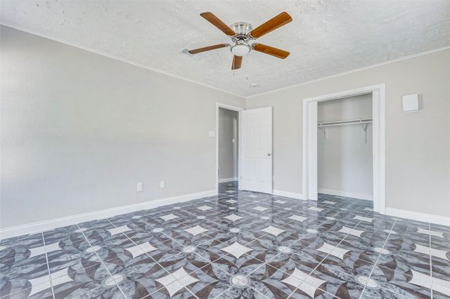 101 Live Oak Street, Baytown, TX 77520