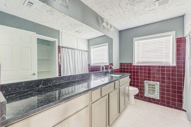 101 Live Oak Street, Baytown, TX 77520