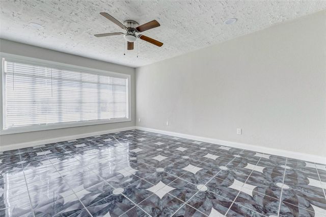 101 Live Oak Street, Baytown, TX 77520