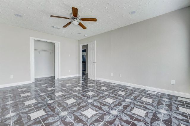 101 Live Oak Street, Baytown, TX 77520