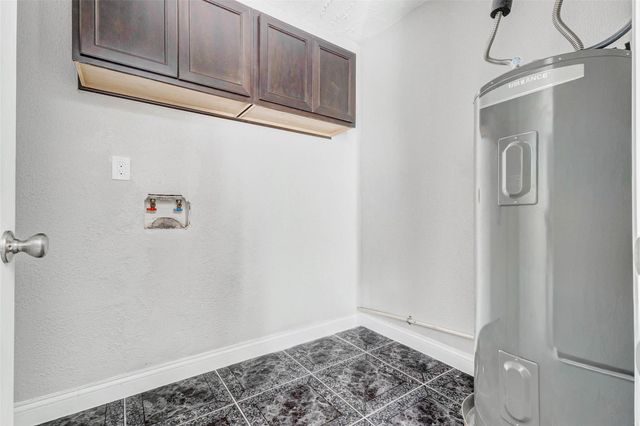 101 Live Oak Street, Baytown, TX 77520