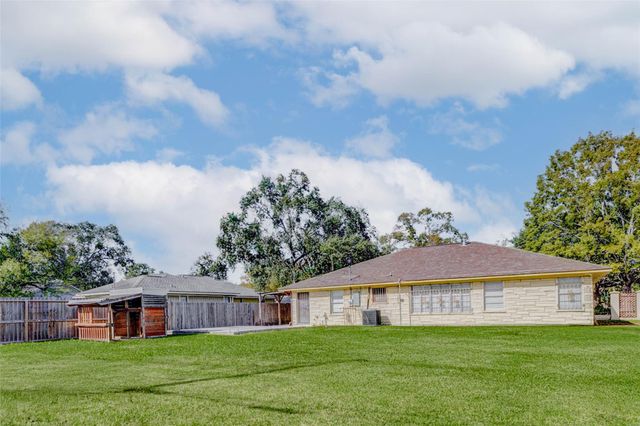 101 Live Oak Street, Baytown, TX 77520