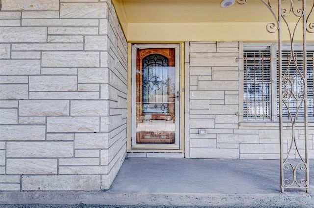 101 Live Oak Street, Baytown, TX 77520