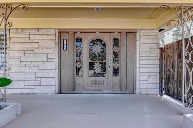 101 Live Oak Street, Baytown, TX 77520