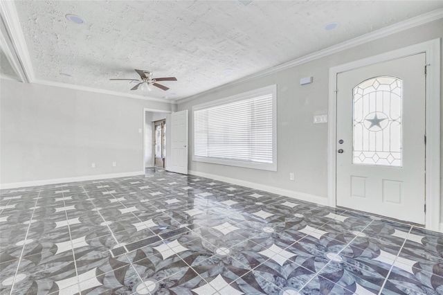 101 Live Oak Street, Baytown, TX 77520