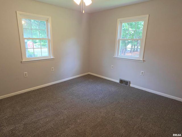 78 S RIVERVIEW Drive, East Peoria, IL 61611