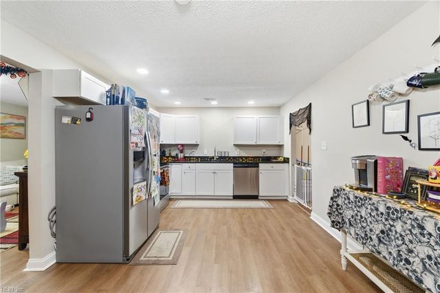 26 Woodhaven RD, Newport News, VA 23608