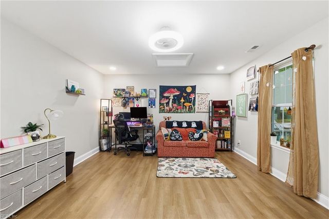 26 Woodhaven RD, Newport News, VA 23608