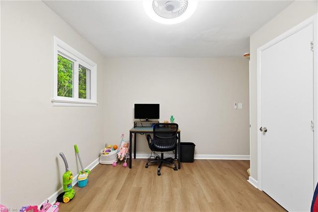 26 Woodhaven RD, Newport News, VA 23608