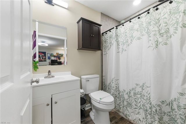 26 Woodhaven RD, Newport News, VA 23608