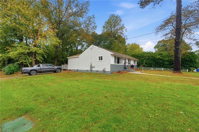 26 Woodhaven RD, Newport News, VA 23608