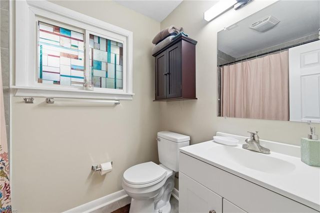 26 Woodhaven RD, Newport News, VA 23608