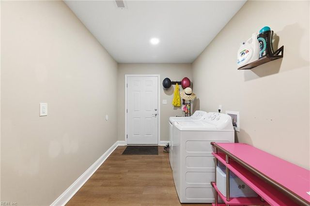 26 Woodhaven RD, Newport News, VA 23608