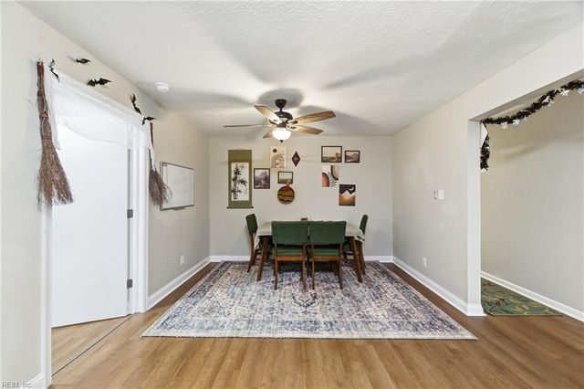 26 Woodhaven RD, Newport News, VA 23608