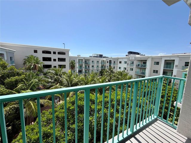 6001 SW 70th St 644, South Miami, FL 33143