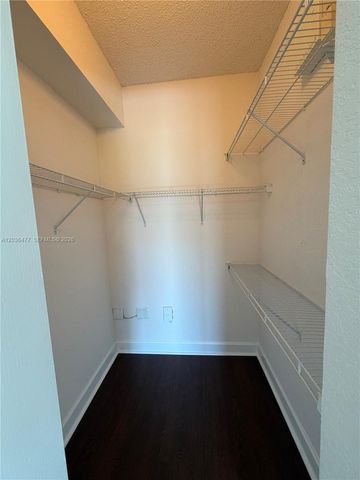6001 SW 70th St 644, South Miami, FL 33143