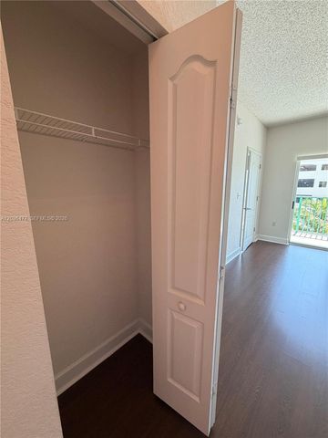 6001 SW 70th St 644, South Miami, FL 33143