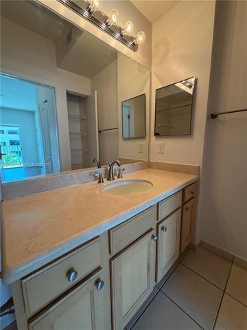 6001 SW 70th St 644, South Miami, FL 33143