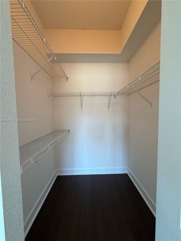 6001 SW 70th St 644, South Miami, FL 33143