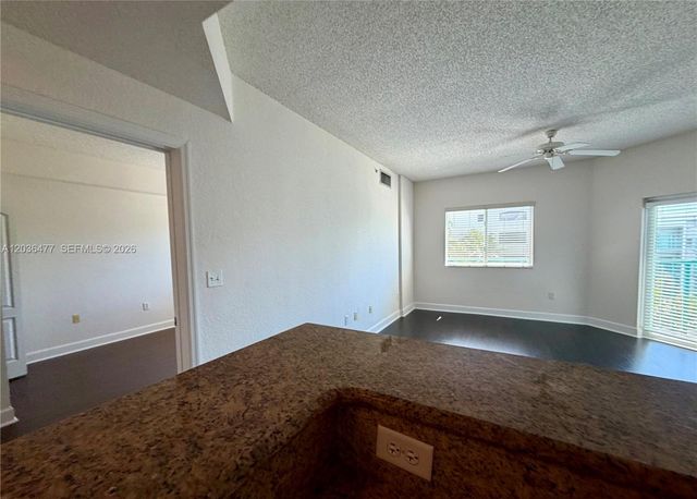 6001 SW 70th St 644, South Miami, FL 33143