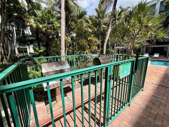 6001 SW 70th St 644, South Miami, FL 33143
