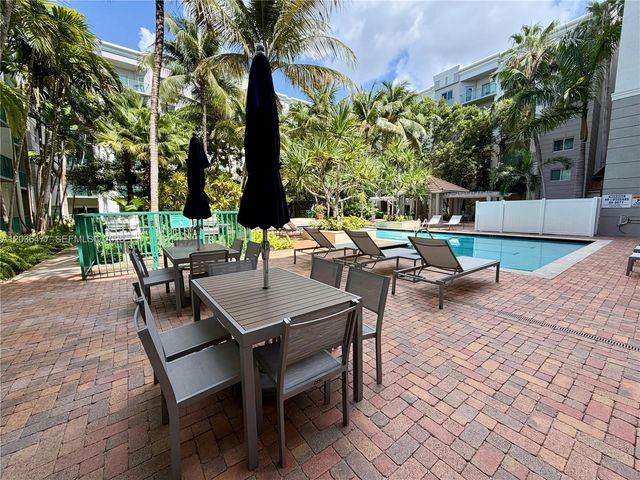 6001 SW 70th St 644, South Miami, FL 33143
