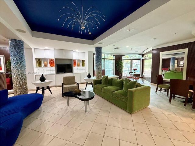6001 SW 70th St 644, South Miami, FL 33143