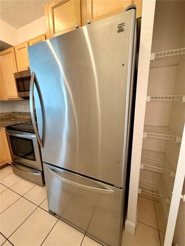 6001 SW 70th St 644, South Miami, FL 33143