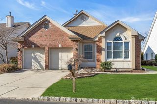 16 Brighton Court, Monroe, NJ 08831