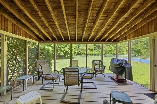 297 Montgomery Road, Westfield, MA 01085