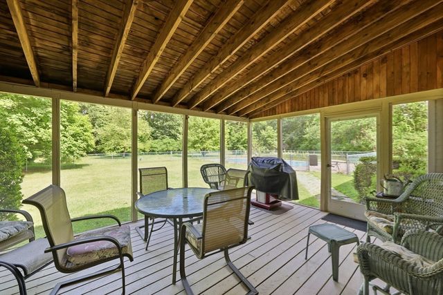 297 Montgomery Road, Westfield, MA 01085