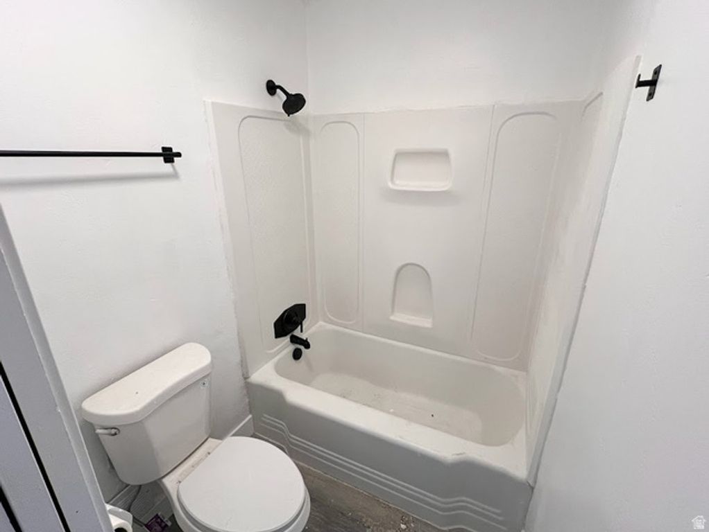 Image 14 of property listing at 7700 S 1530 W, West Jordan, UT 84084