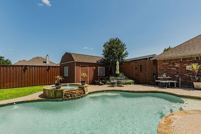 2710 Winterberry Drive, Rowlett, TX 75089
