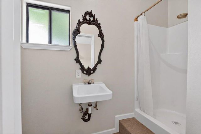 30324 Lone Tree Rd, Oakdale, CA 95361