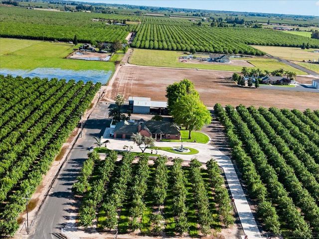 30324 Lone Tree Rd, Oakdale, CA 95361