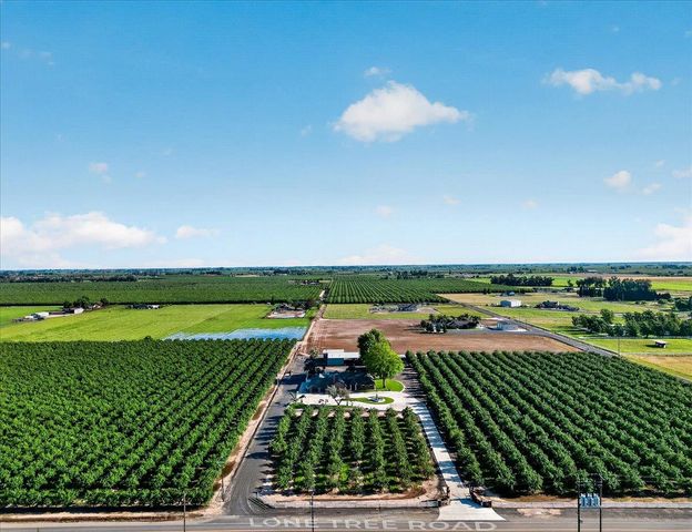30324 Lone Tree Rd, Oakdale, CA 95361