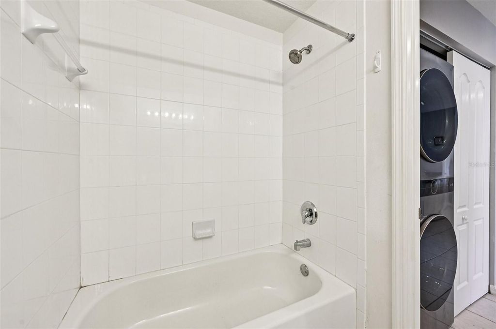 Image 30 of property listing at 6506 7TH AVENUE CIRCLE W, Bradenton, FL 34209