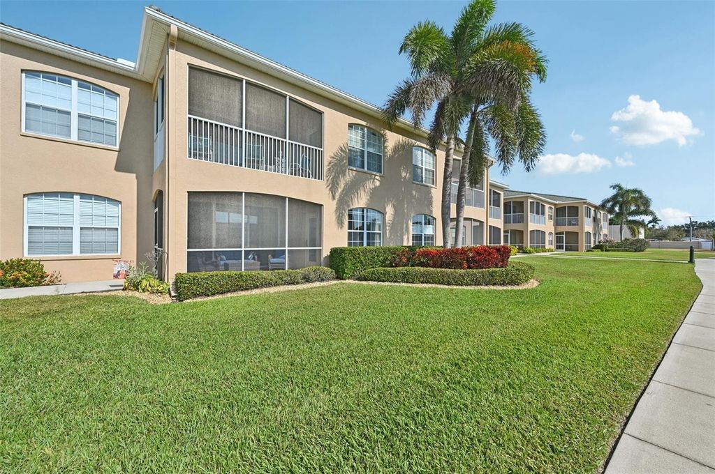 Image 40 of property listing at 6506 7TH AVENUE CIRCLE W, Bradenton, FL 34209