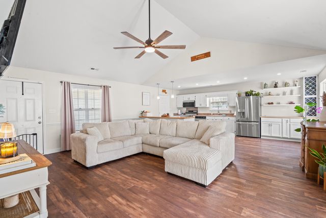 2701 Ivy Glen Dr., Conway, SC 29526