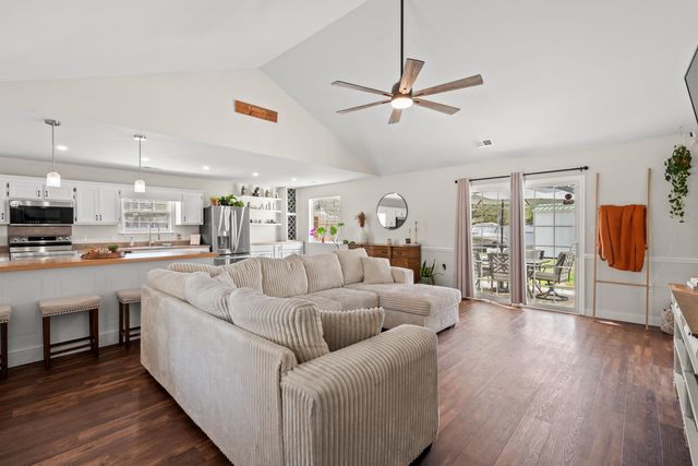 2701 Ivy Glen Dr., Conway, SC 29526