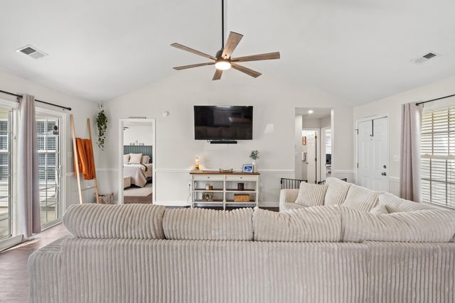 2701 Ivy Glen Dr., Conway, SC 29526