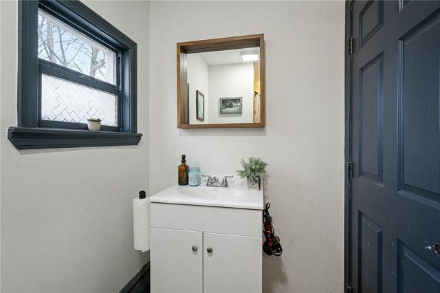 31 Gilmore Street, Providence, RI 02907