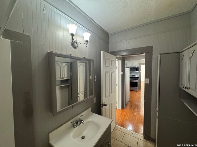1813 MCKINLEY AVE, San Antonio, TX 78210
