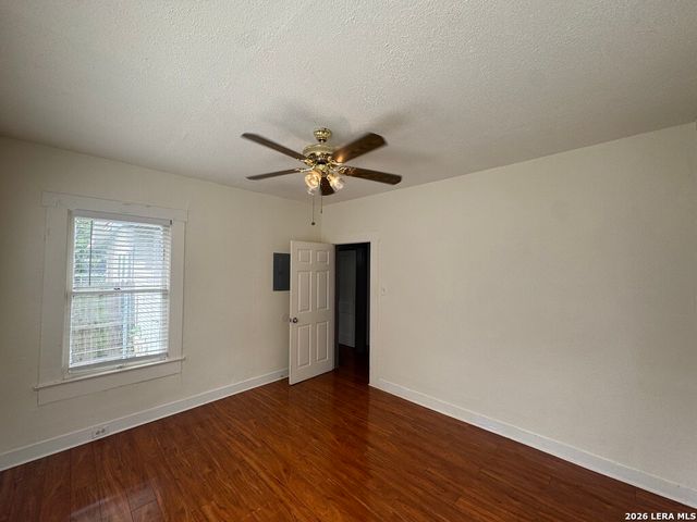 1813 MCKINLEY AVE, San Antonio, TX 78210