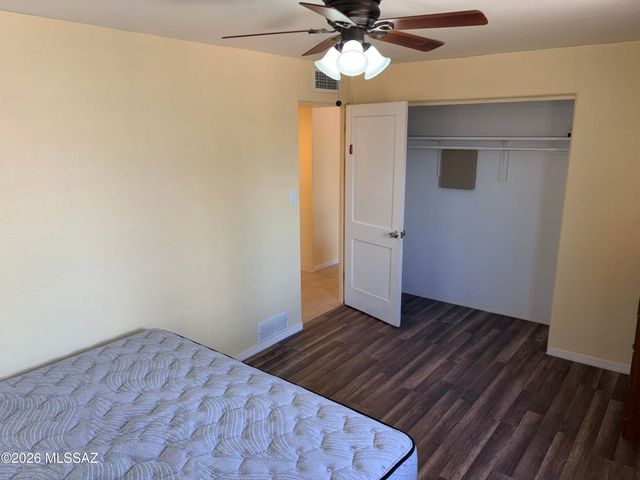 945 E Prince Road, Tucson, AZ 85719