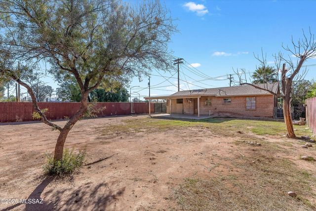 945 E Prince Road, Tucson, AZ 85719