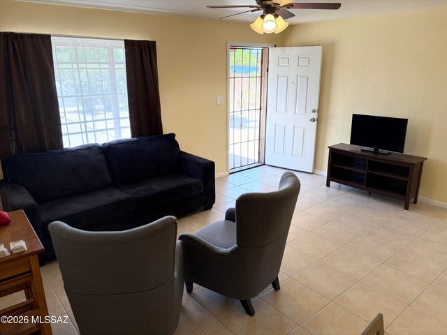 945 E Prince Road, Tucson, AZ 85719