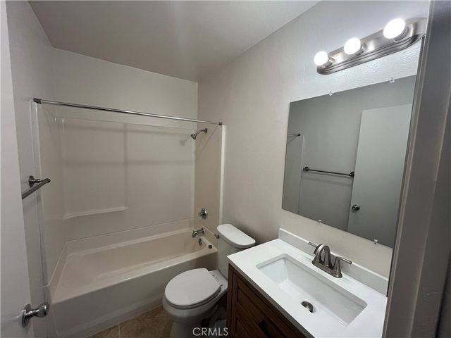 23280 Orange Avenue 7, Lake Forest, CA 92630