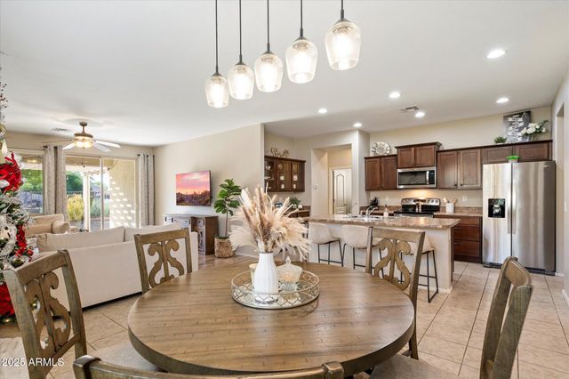 1997 E FLINTLOCK Drive, Gilbert, AZ 85298